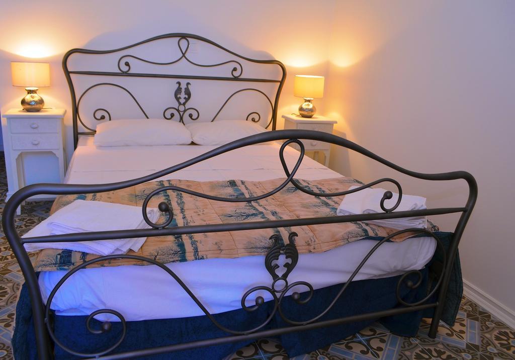 Belvedere Private Luxury Beach Villa Chalki Town Quarto foto